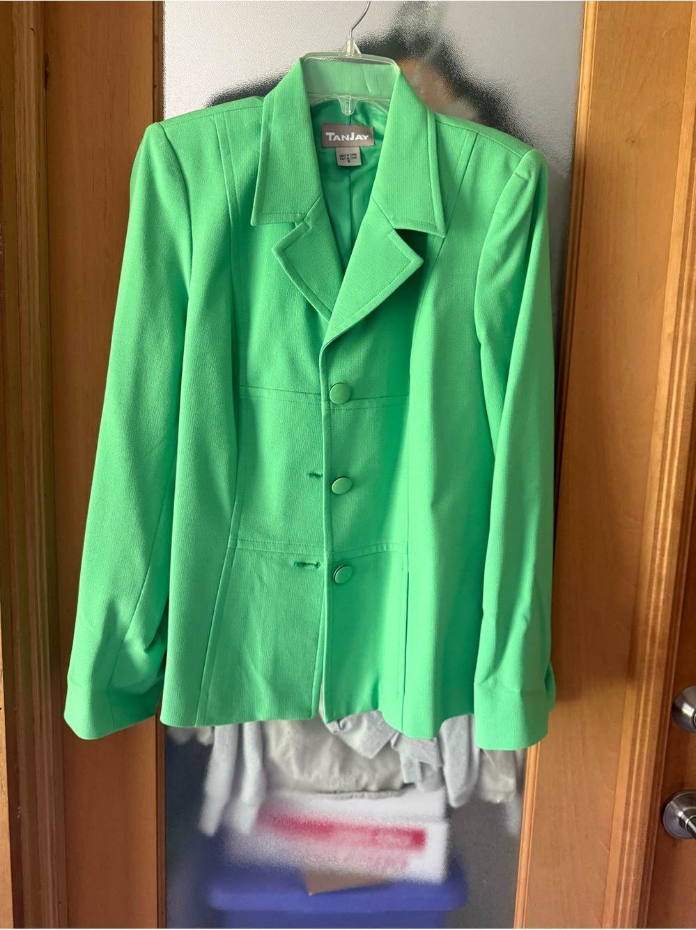 TanJay Women's Vibrant Green Structured Blazer